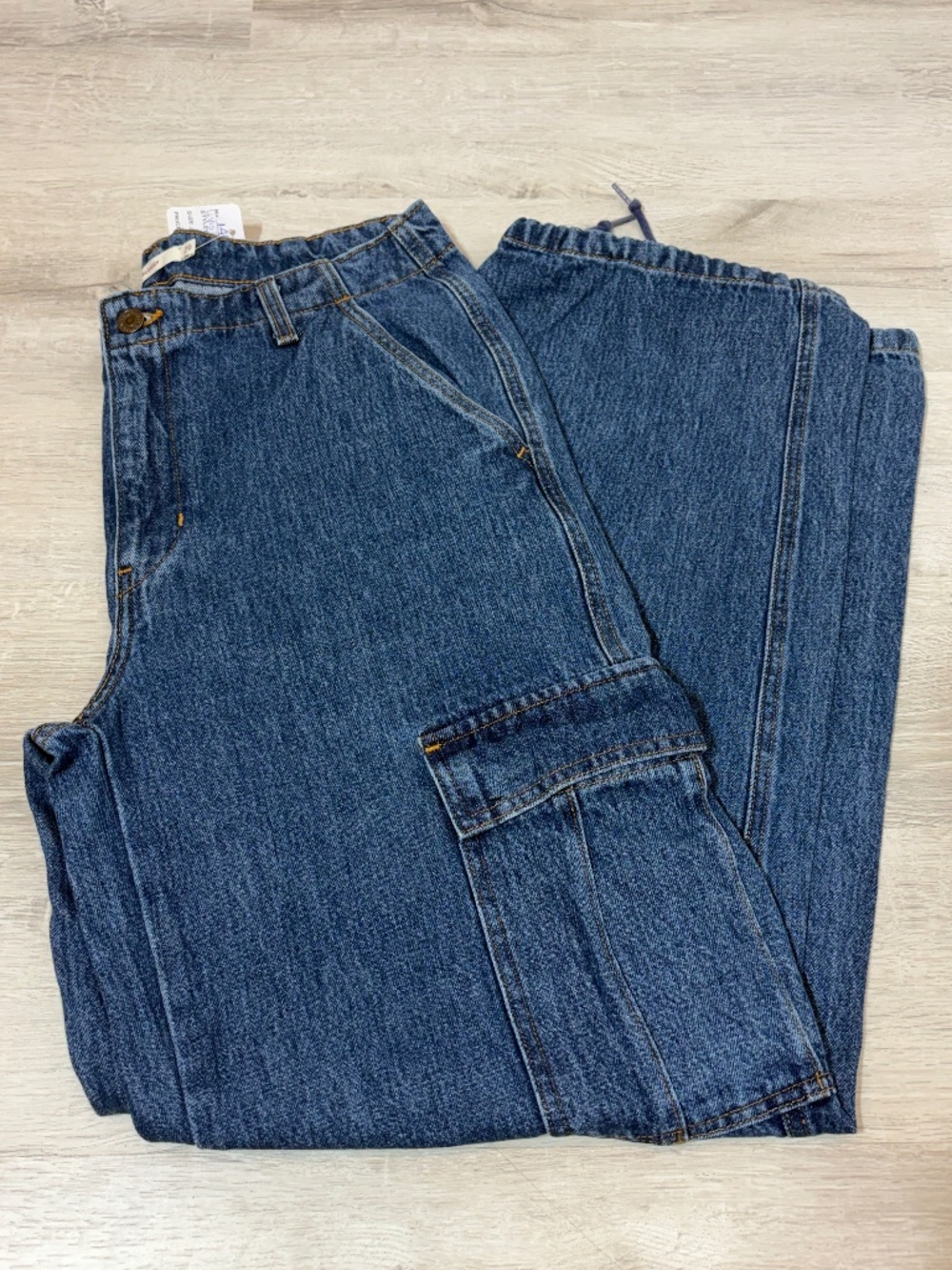 EUC Levi’s ‘94 Baggy Cargo Jeans Size 29 x 32
